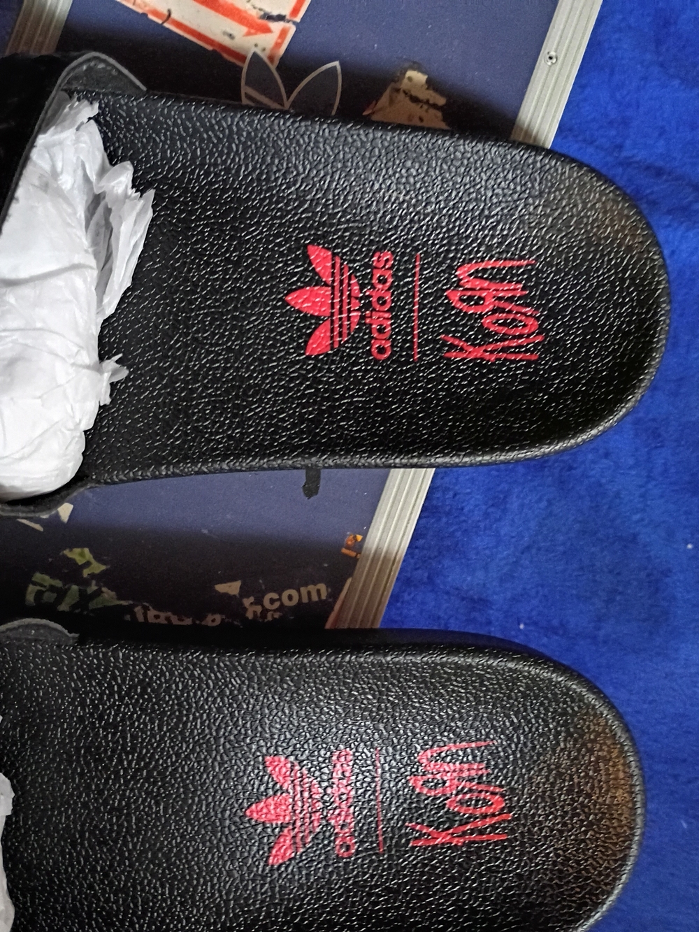 KORN ADIDAS SLIDES - Picture 3 of 6